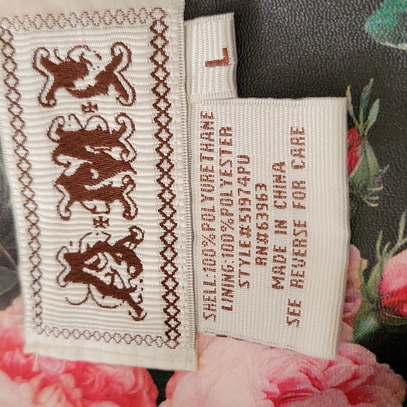 Jacket, floral, leather like sz L women.  Quilted detail back, cuffs & shoulder - Picture 5 of 8